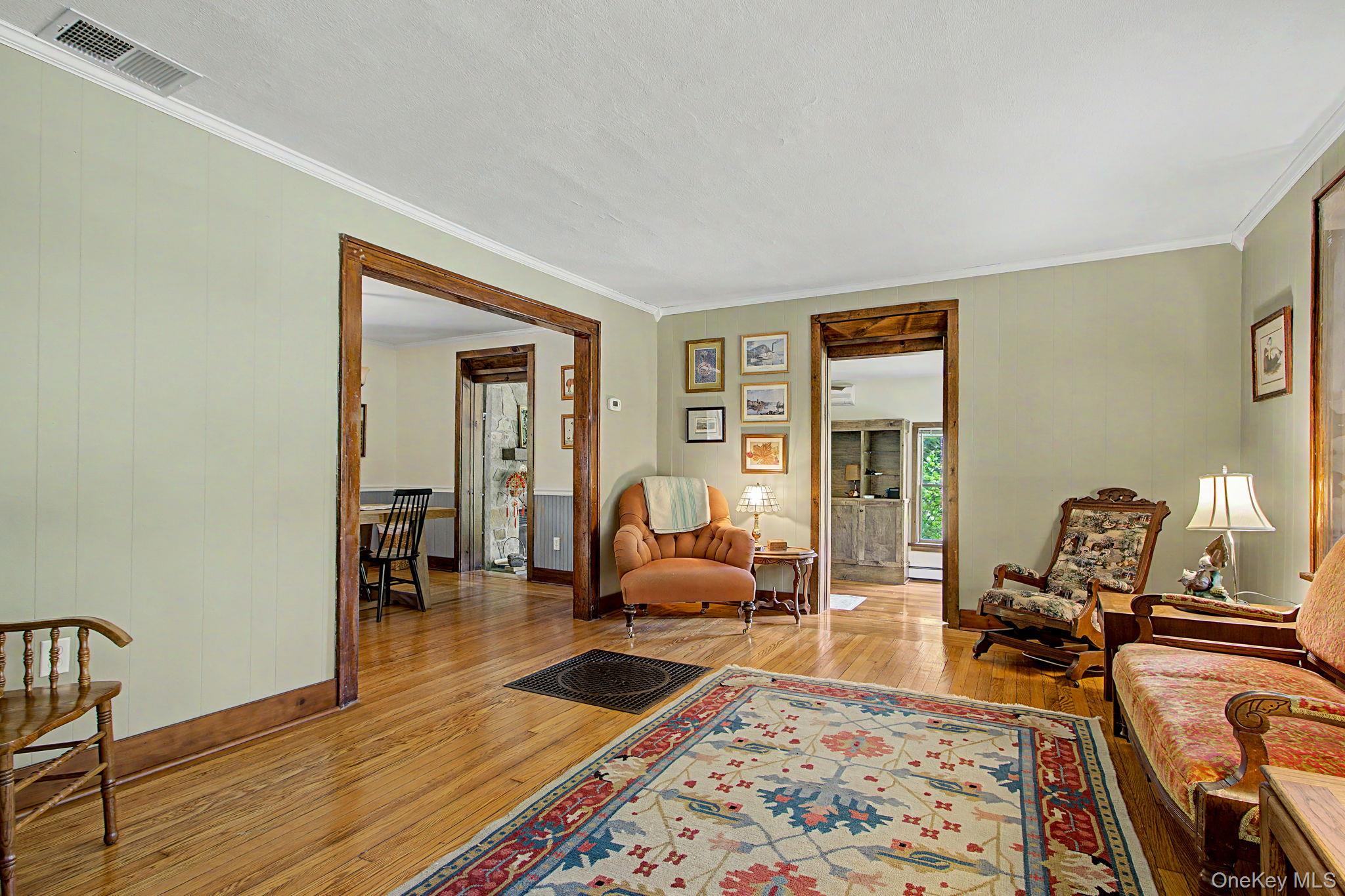 102 E Market Street Property Photo 11