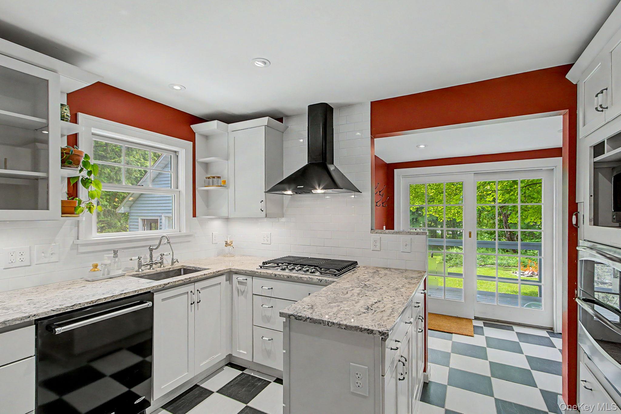 102 E Market Street Property Photo 21
