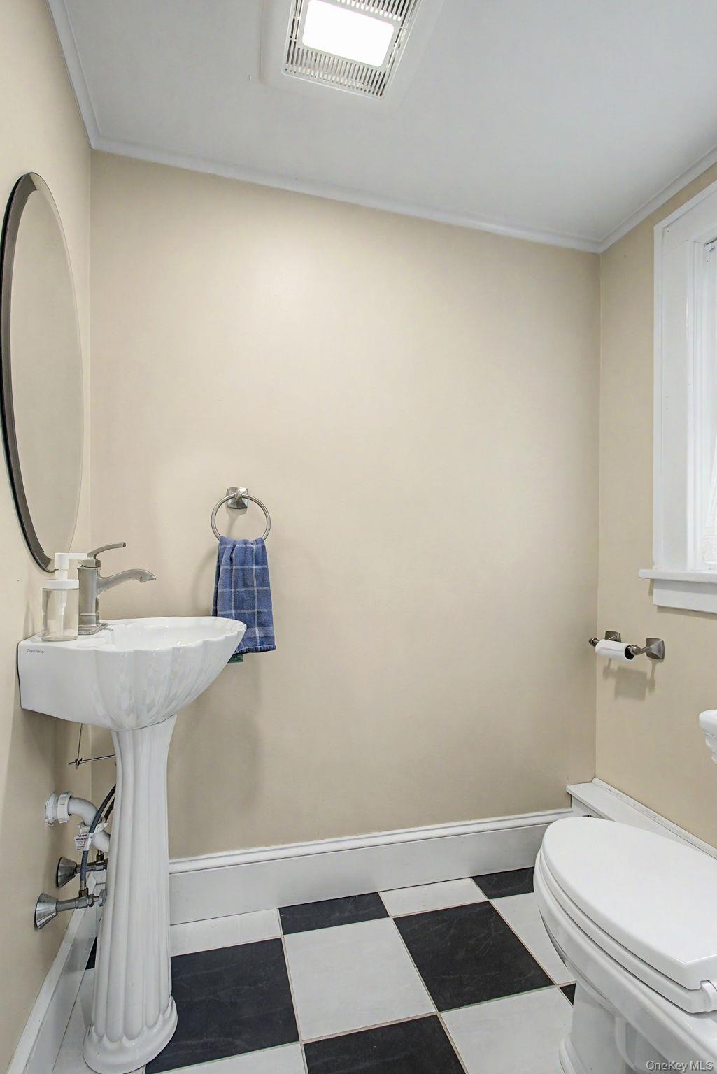102 E Market Street Property Photo 26