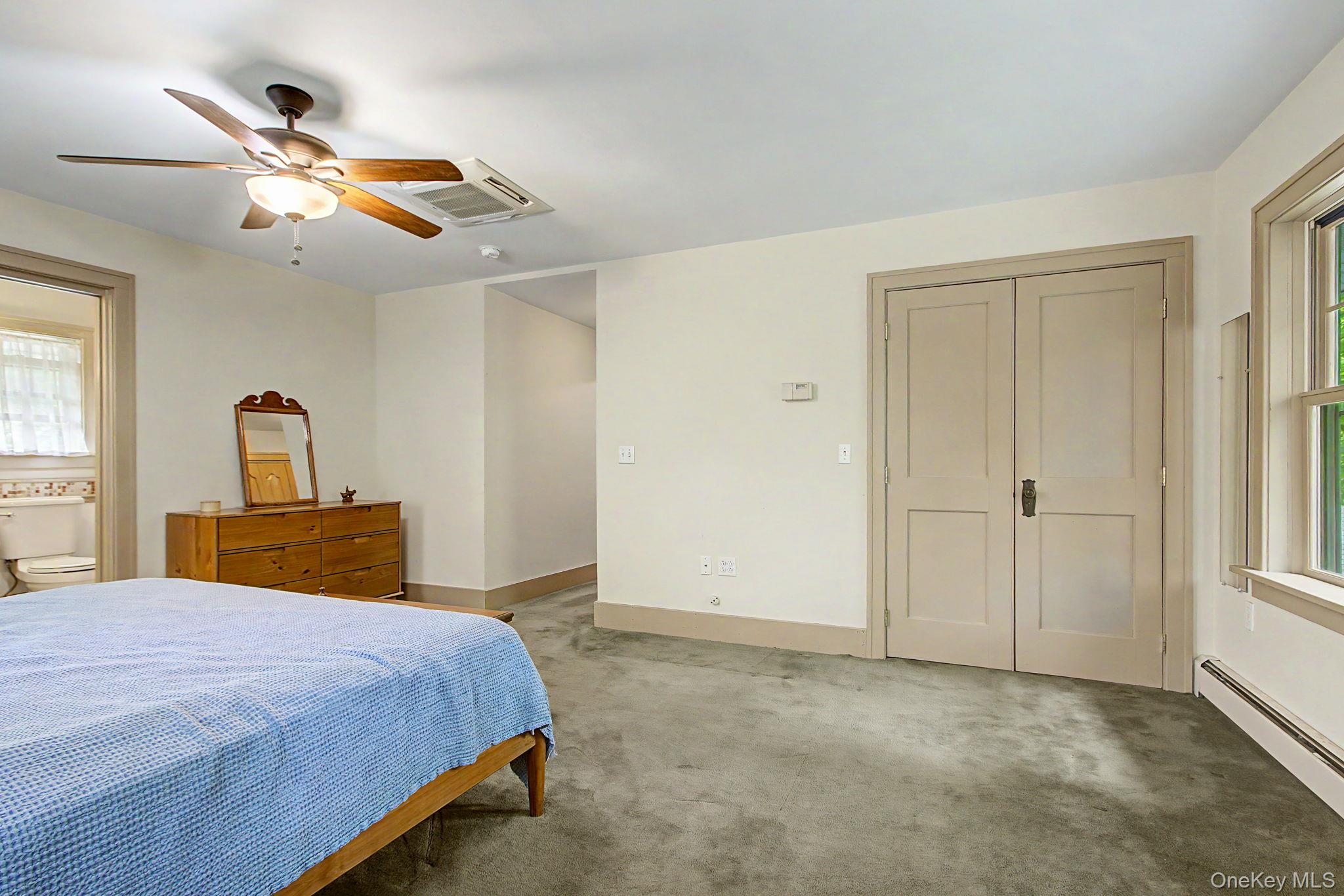102 E Market Street Property Photo 28