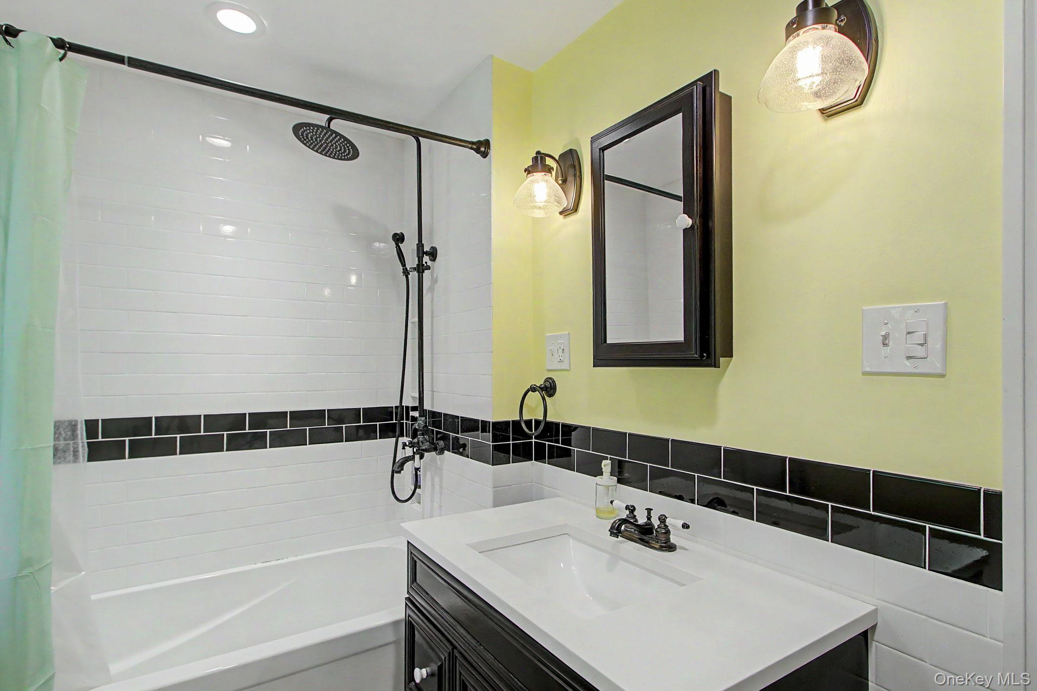 102 E Market Street Property Photo 35