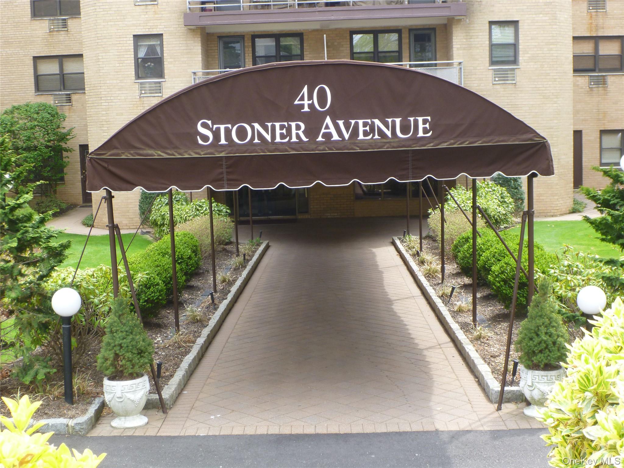 40 Stoner Avenue 2f Property Photo 2