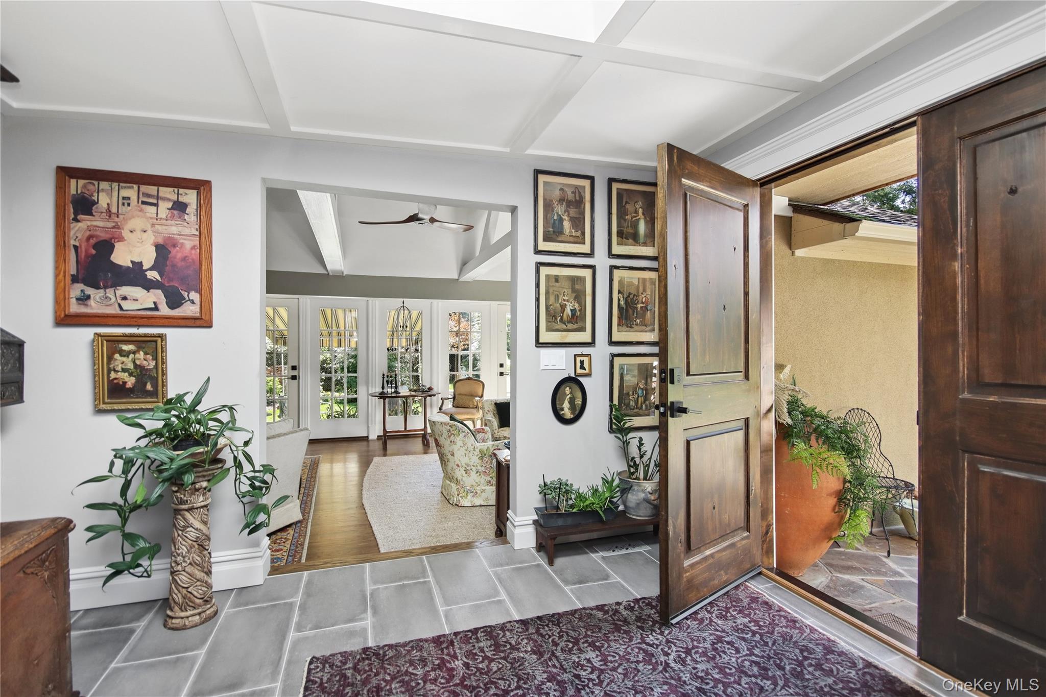 8 N Wodenethe Drive Property Photo 4