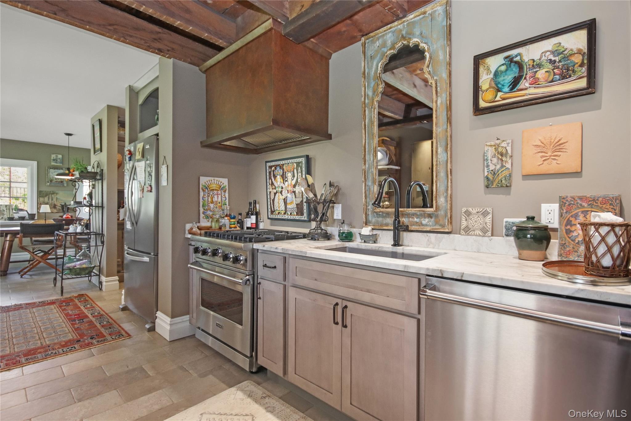 8 N Wodenethe Drive Property Photo 11
