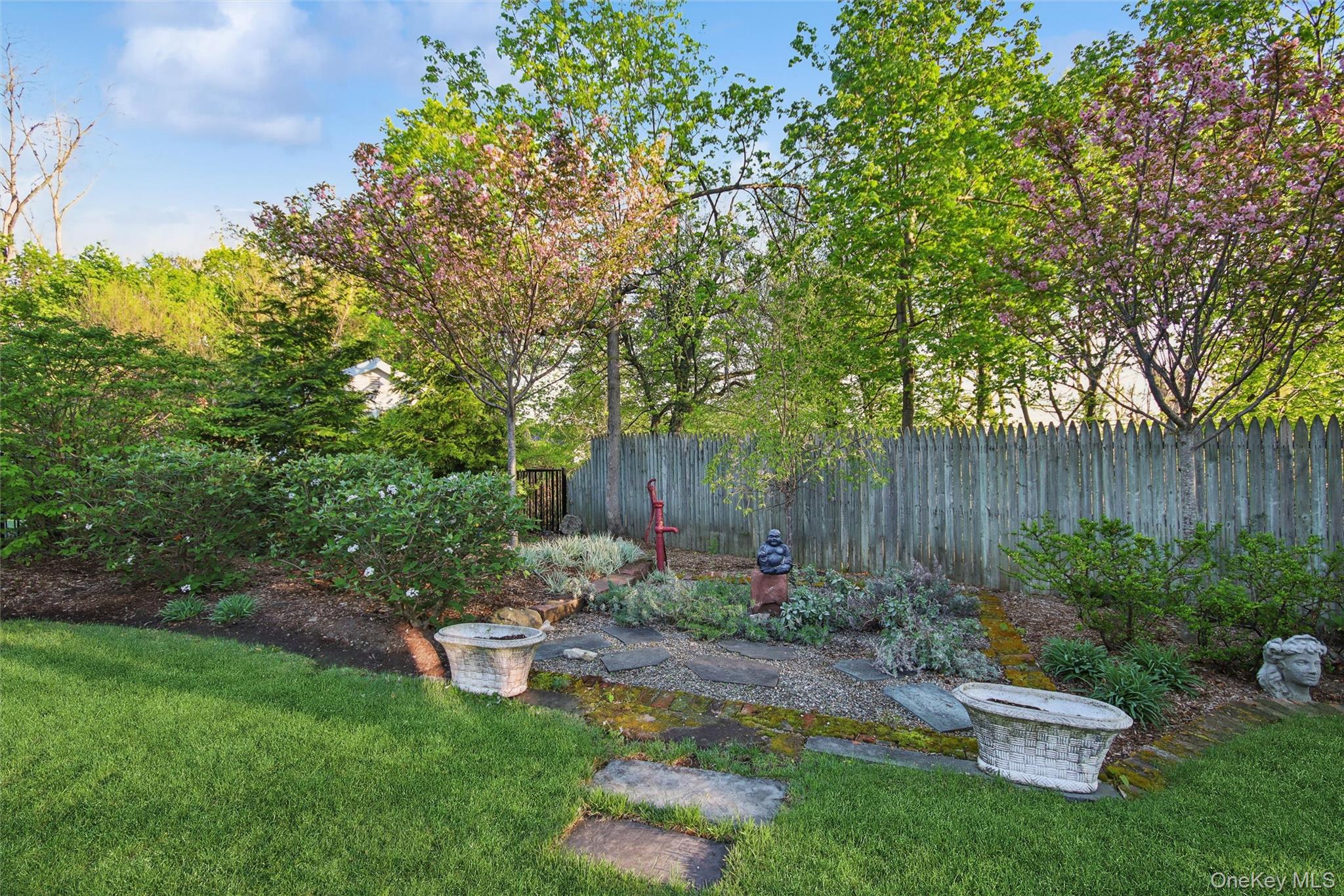 8 N Wodenethe Drive Property Photo 37