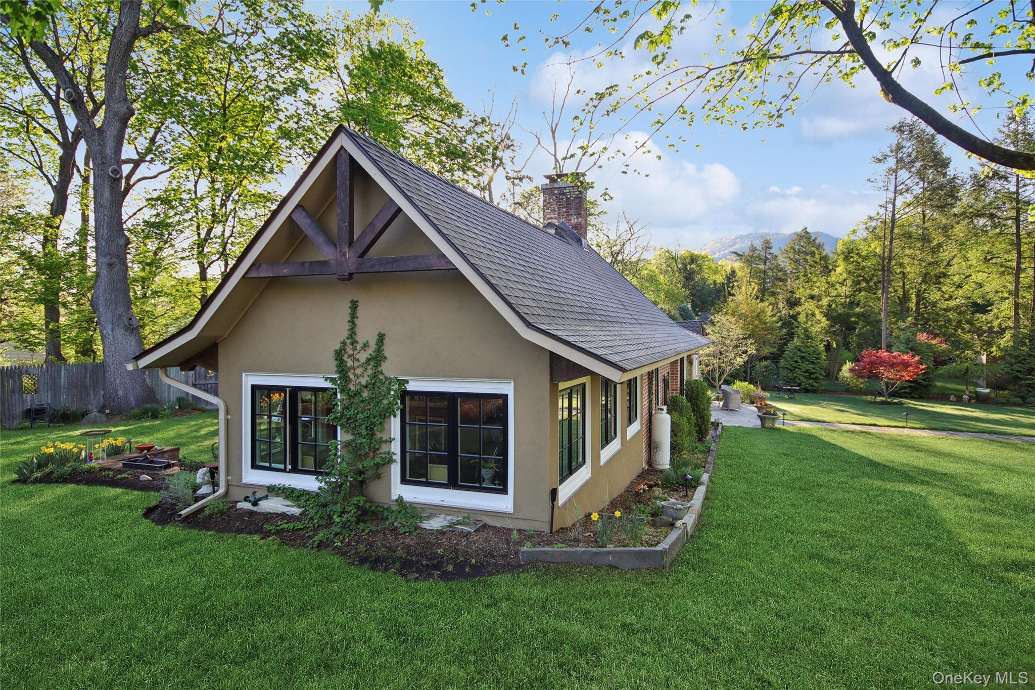 8 N Wodenethe Drive Property Photo 40