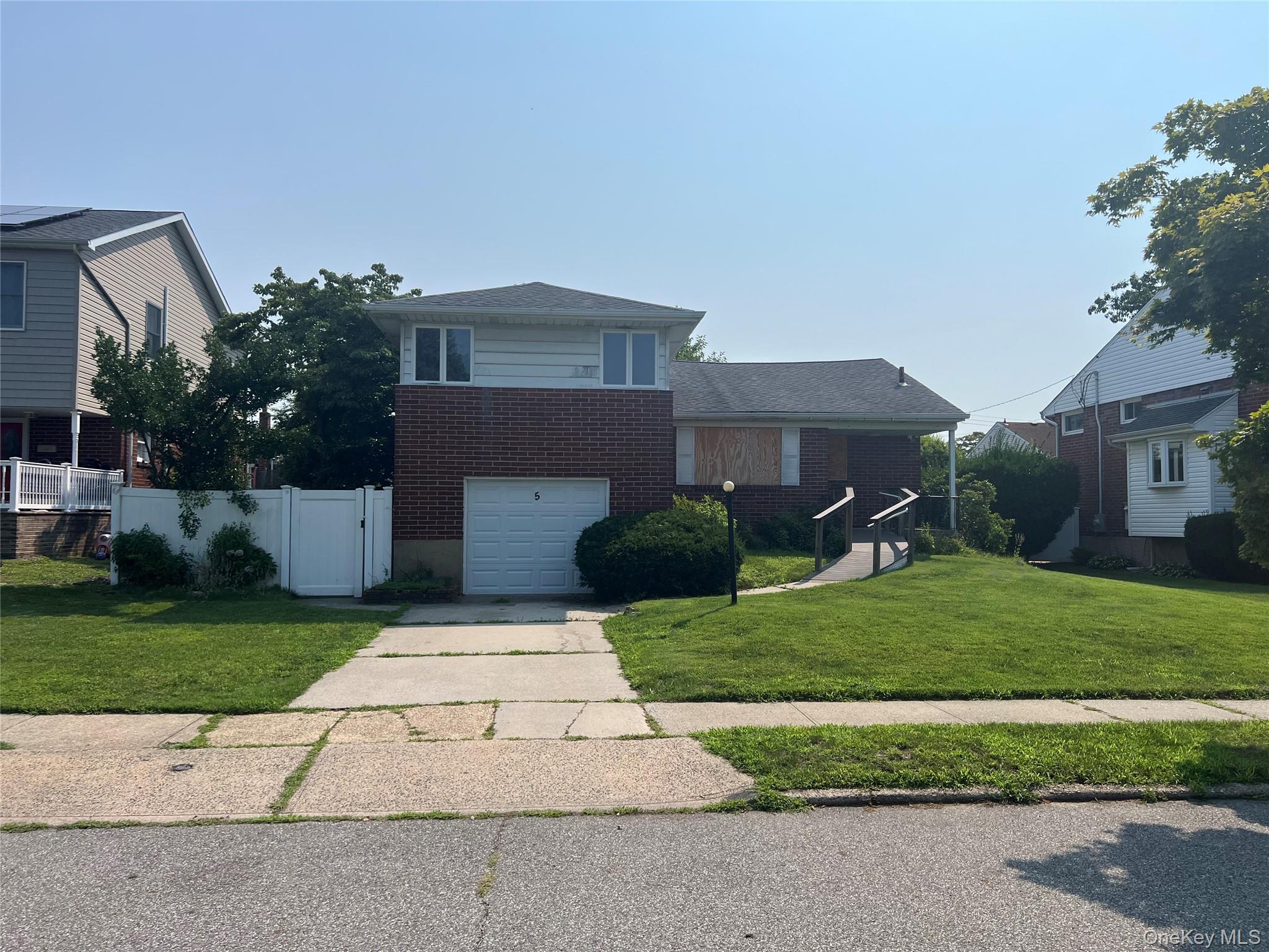 5 Winding Road Property Photo 1