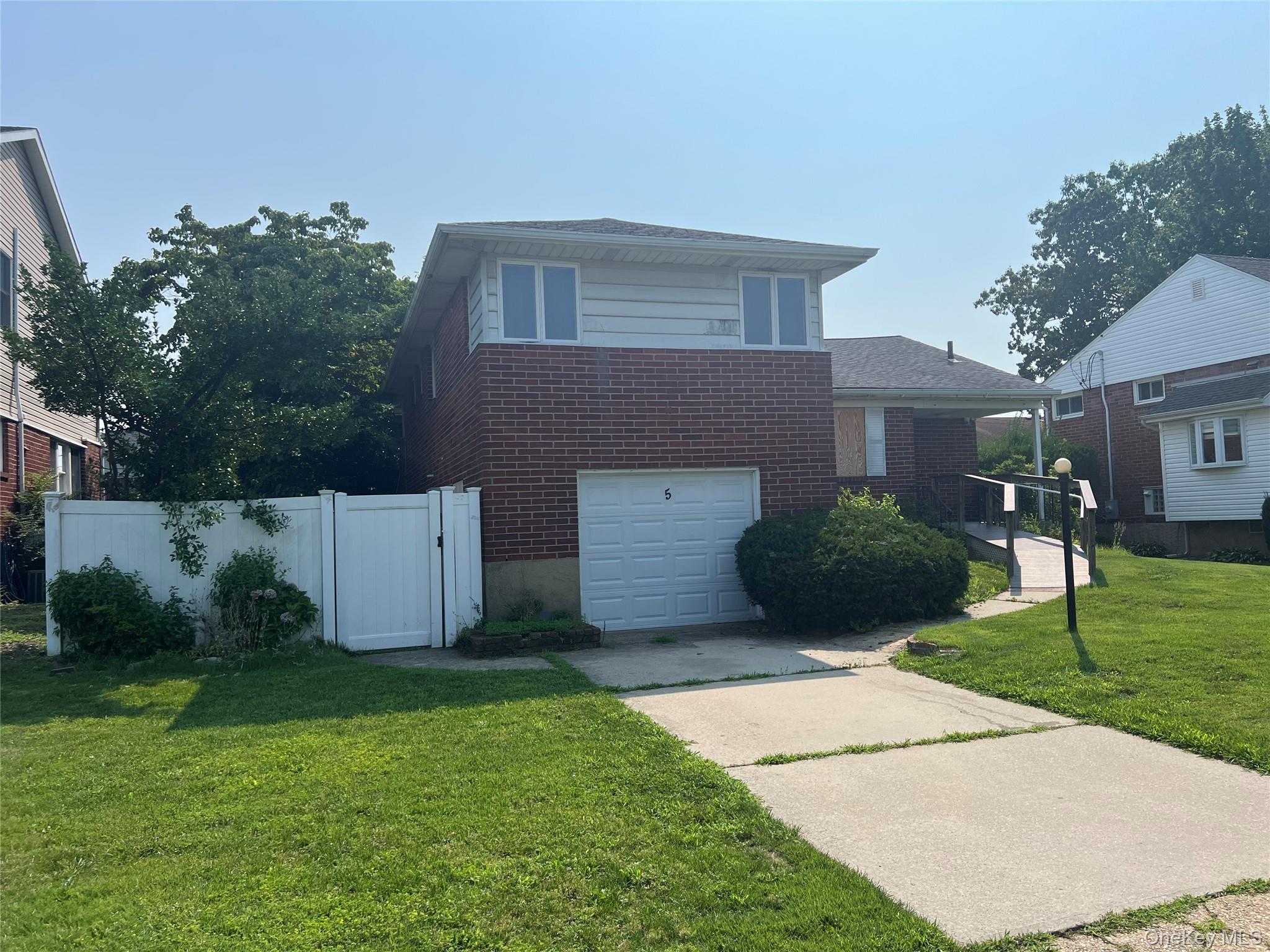 5 Winding Road Property Photo 4