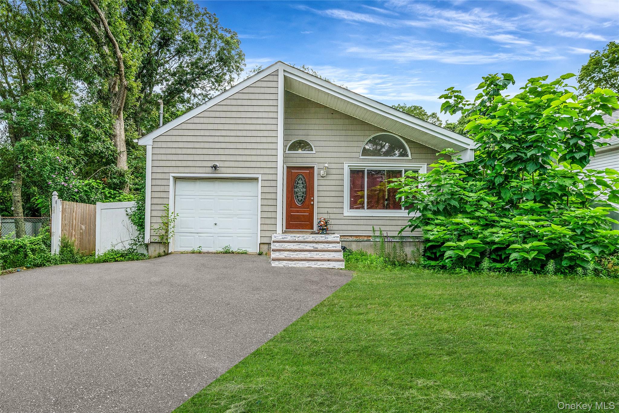 413 Glen Drive Property Photo 1