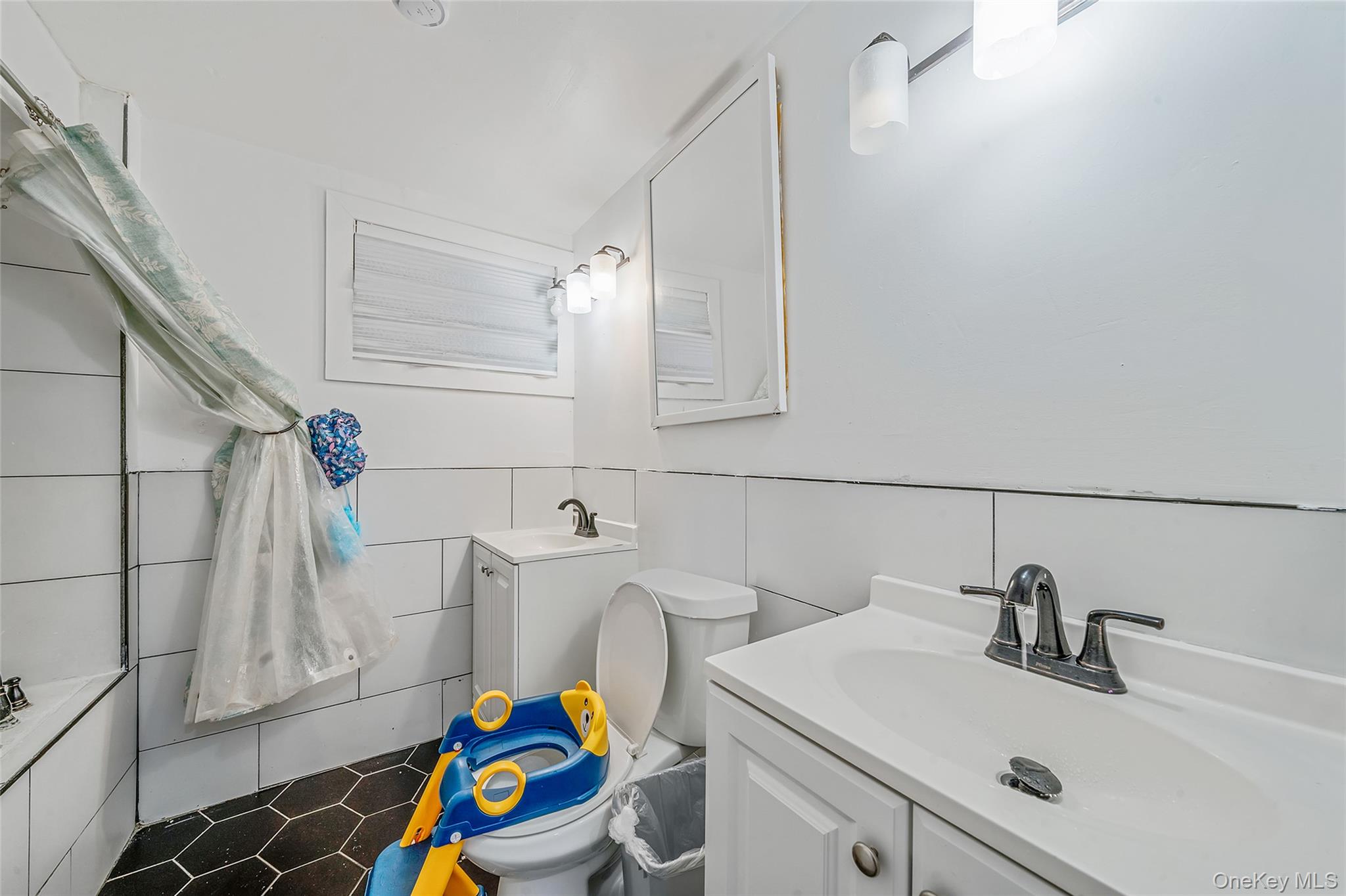 413 Glen Drive Property Photo 13