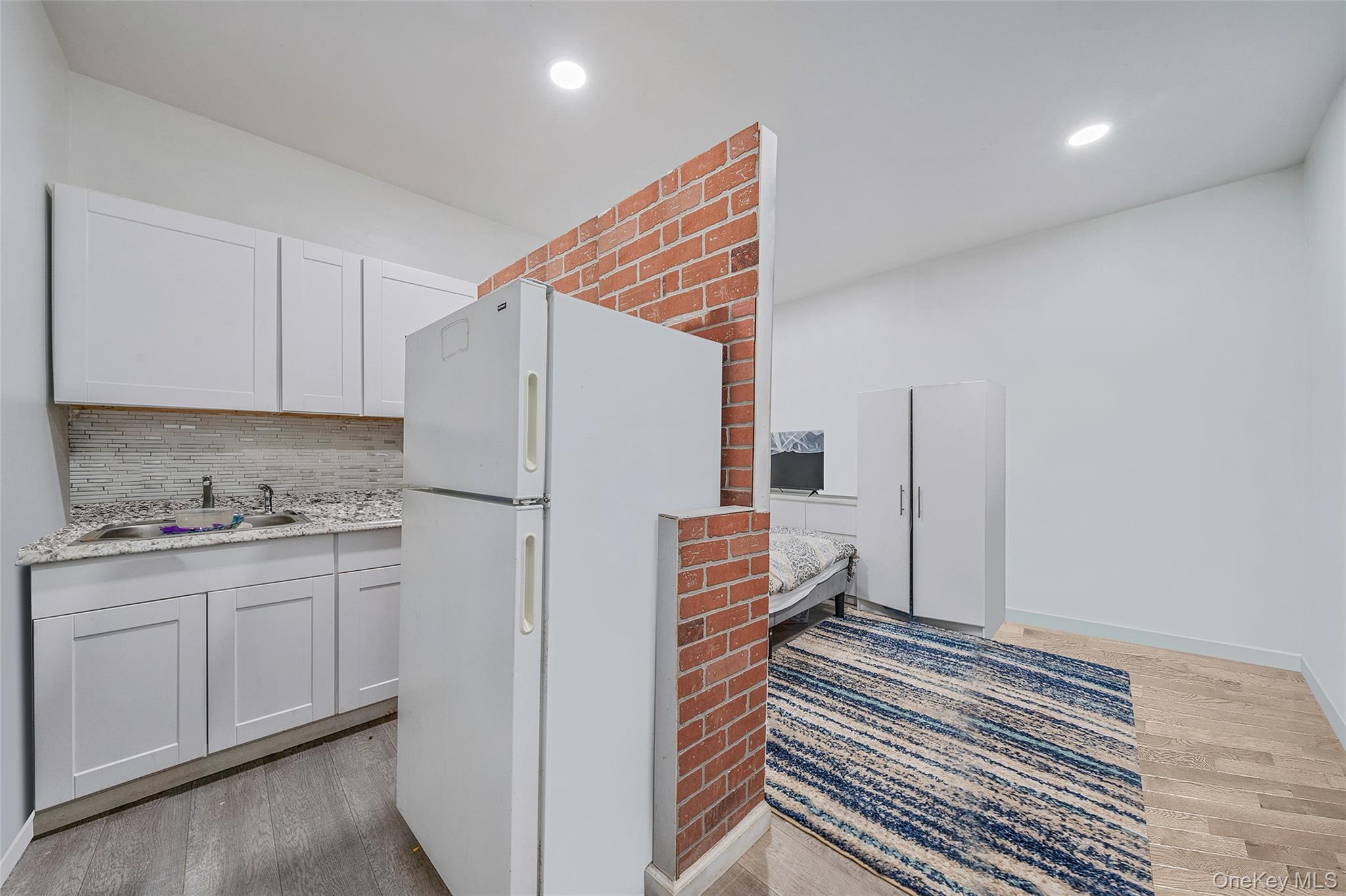 413 Glen Drive Property Photo 16