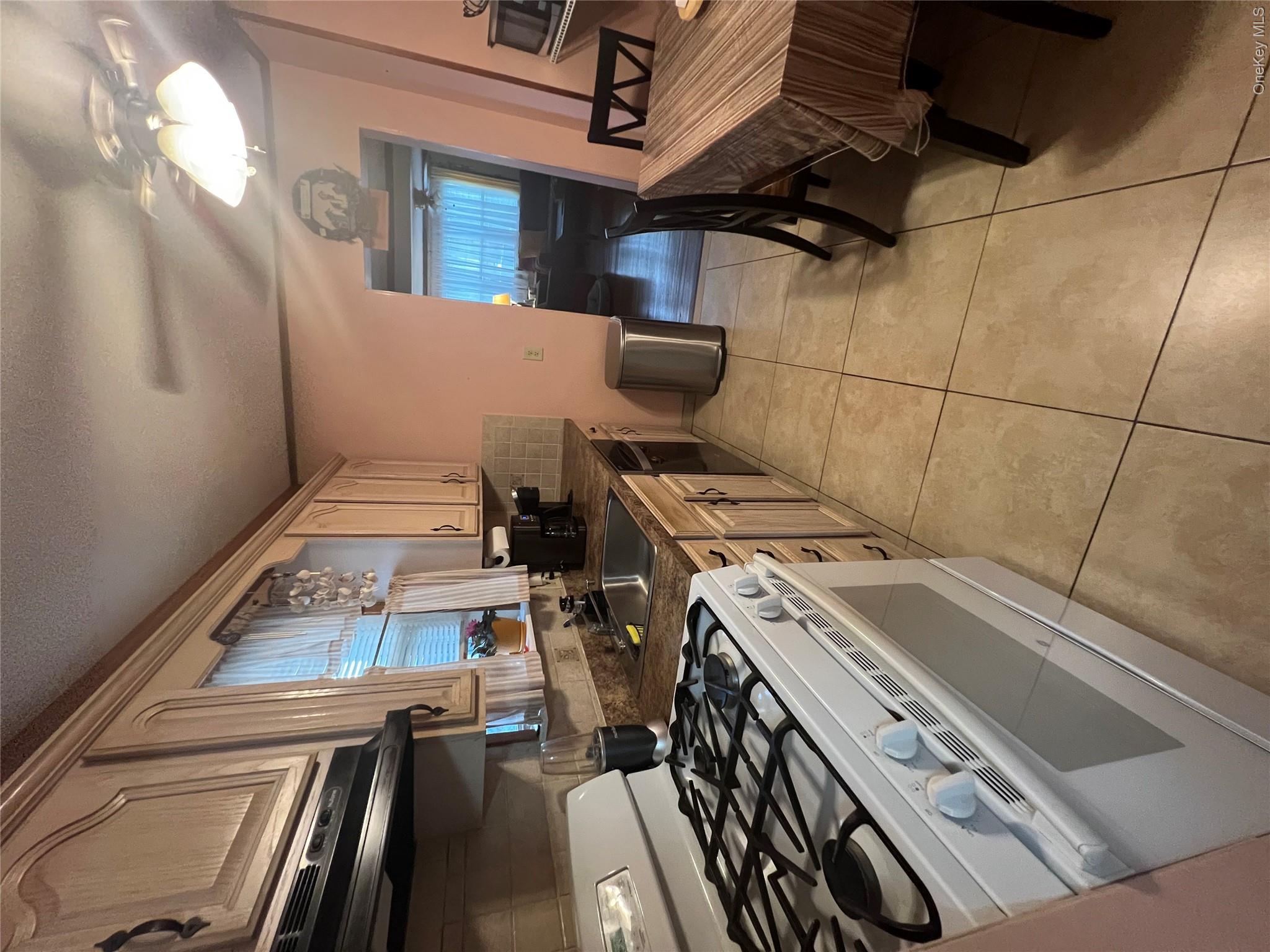 1014 Bonaparte Place Property Photo 11