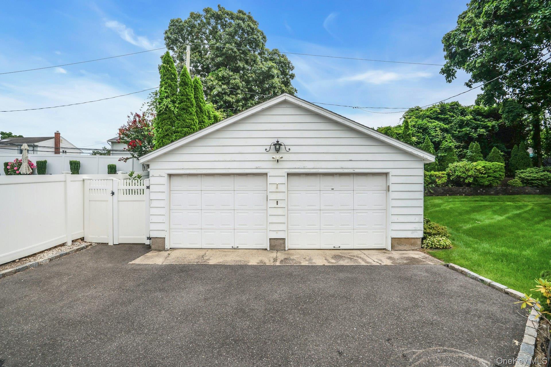 7 Tomkins Court Property Photo 41
