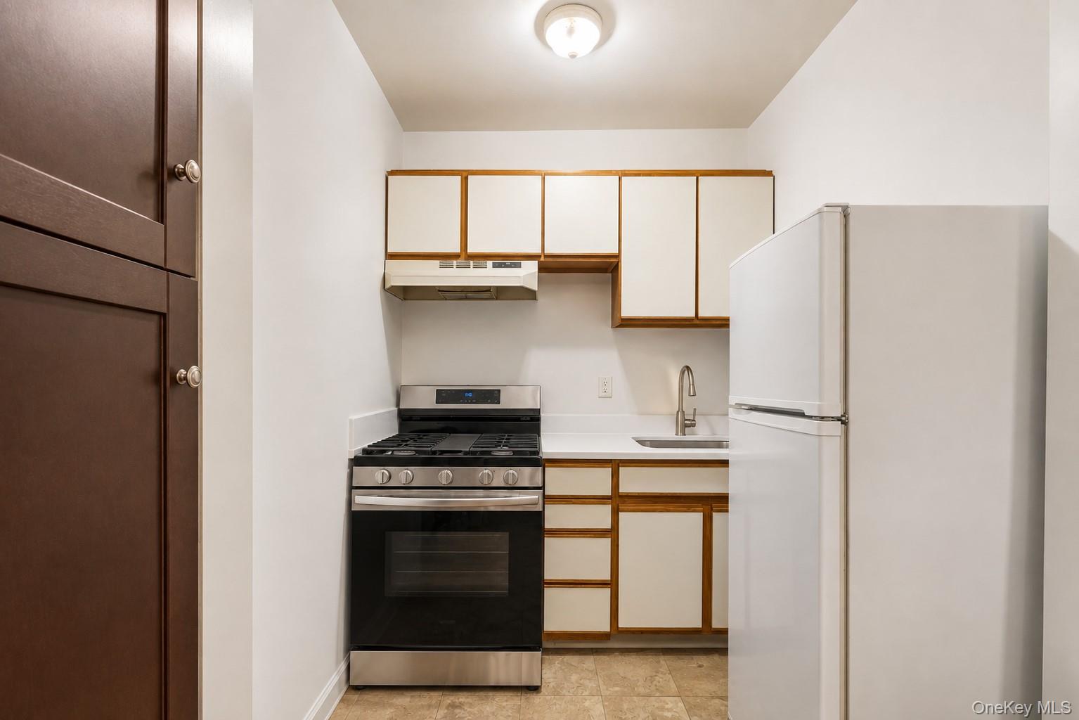 20-25 74th Street Property Photo 11
