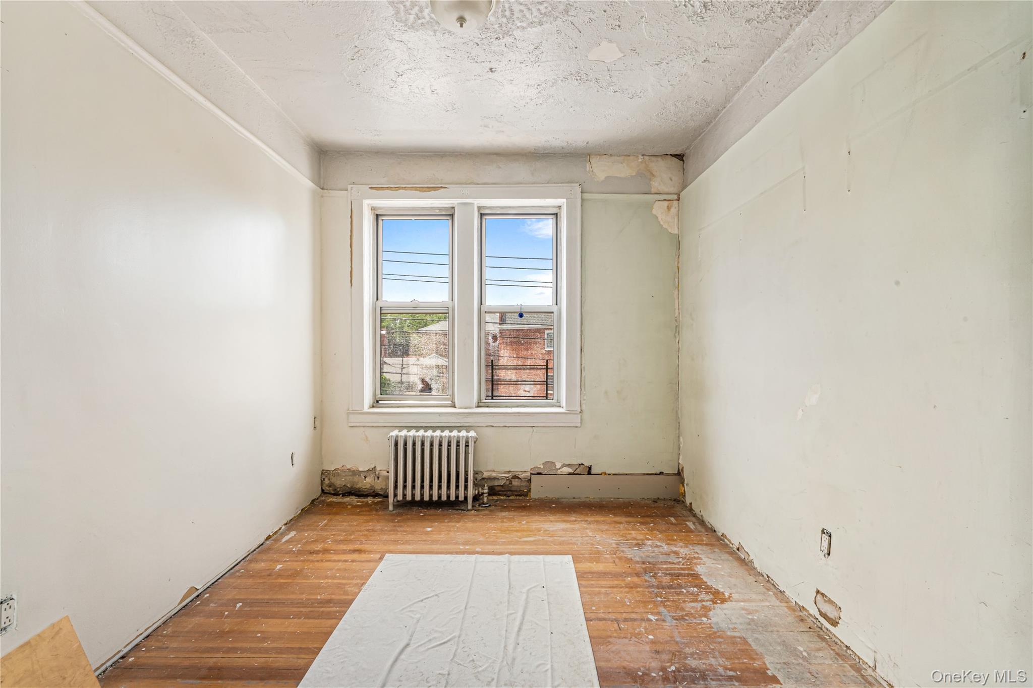 20-25 74th Street Property Photo 16