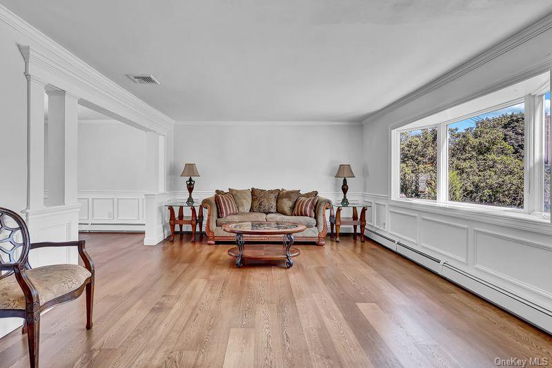 240 Woodhull Avenue Property Photo 7