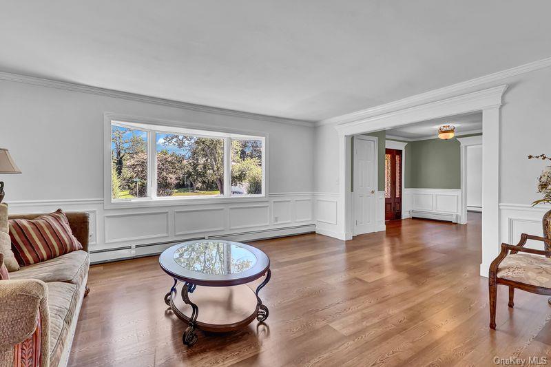 240 Woodhull Avenue Property Photo 9