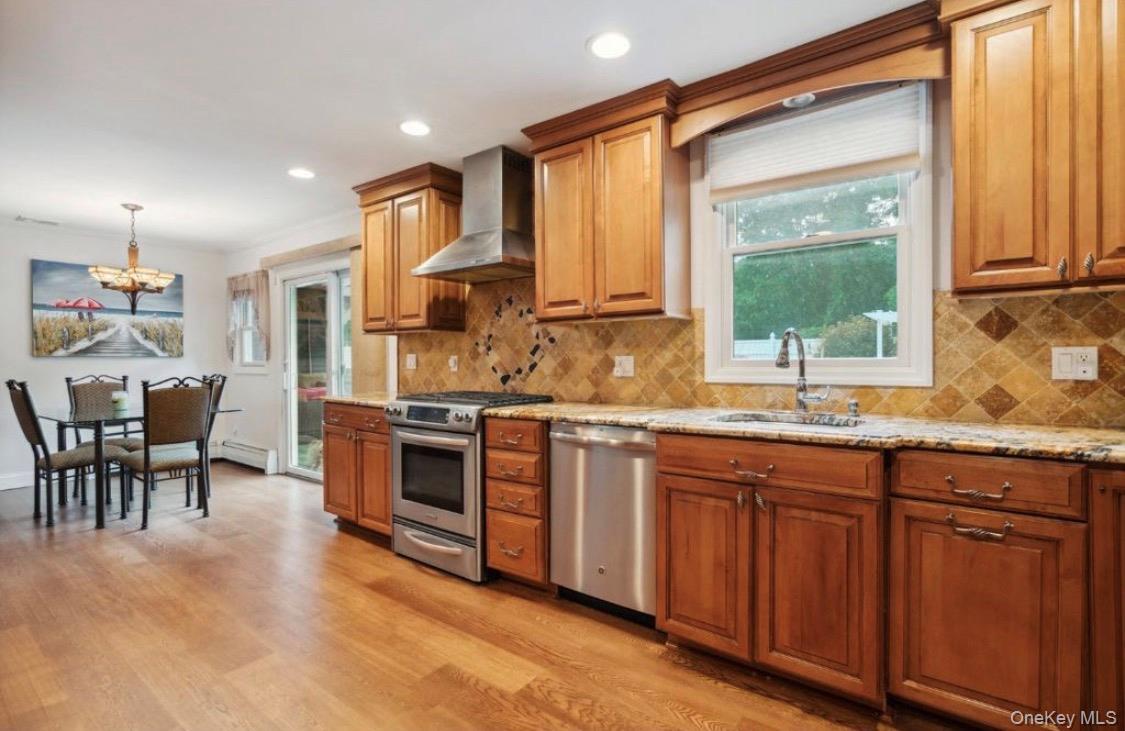 240 Woodhull Avenue Property Photo 18