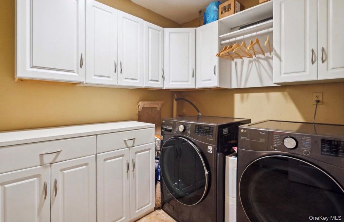 240 Woodhull Avenue Property Photo 19