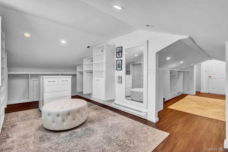 240 Woodhull Avenue Property Photo 24