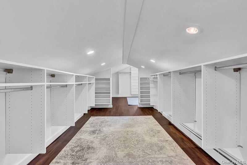 240 Woodhull Avenue Property Photo 25