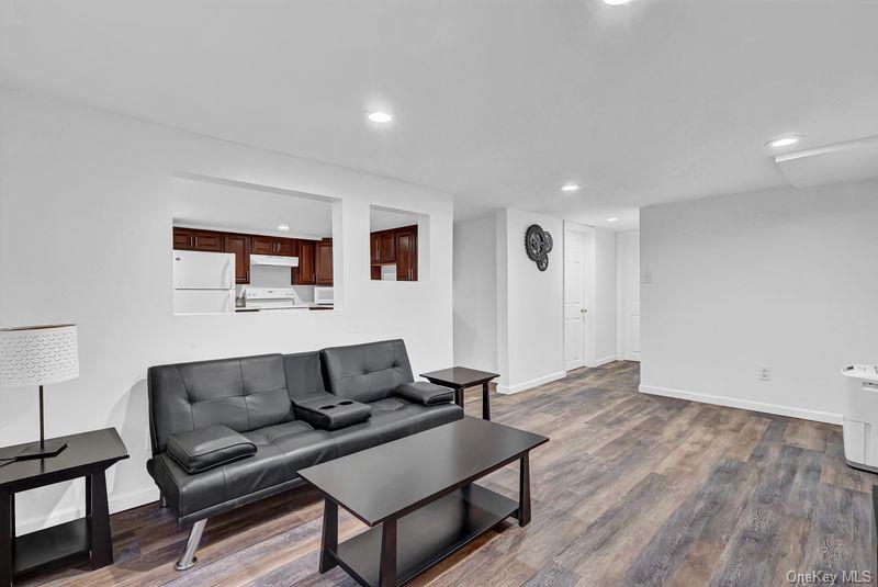 240 Woodhull Avenue Property Photo 33