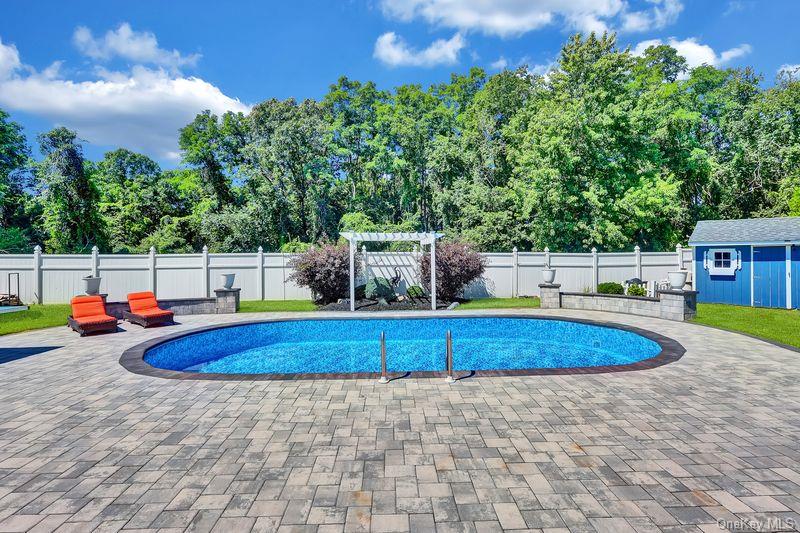 240 Woodhull Avenue Property Photo 38