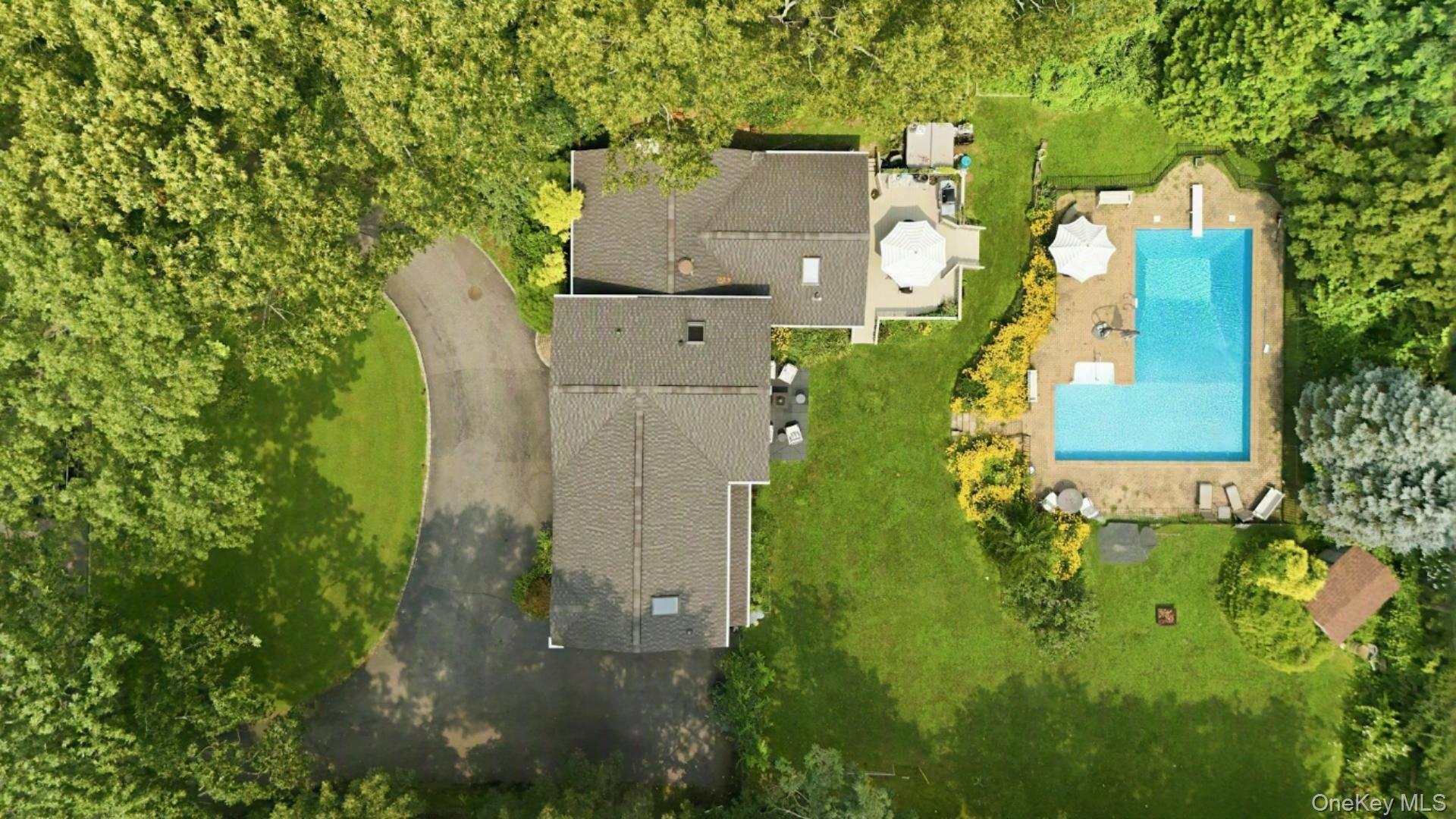 11 Soundview Drive Property Photo 1