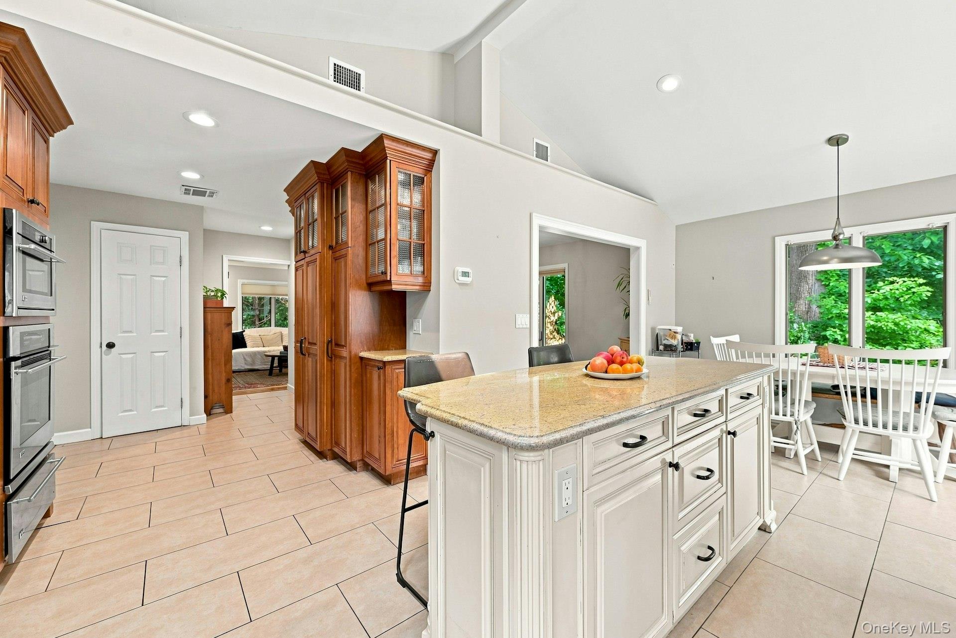 11 Soundview Drive Property Photo 11