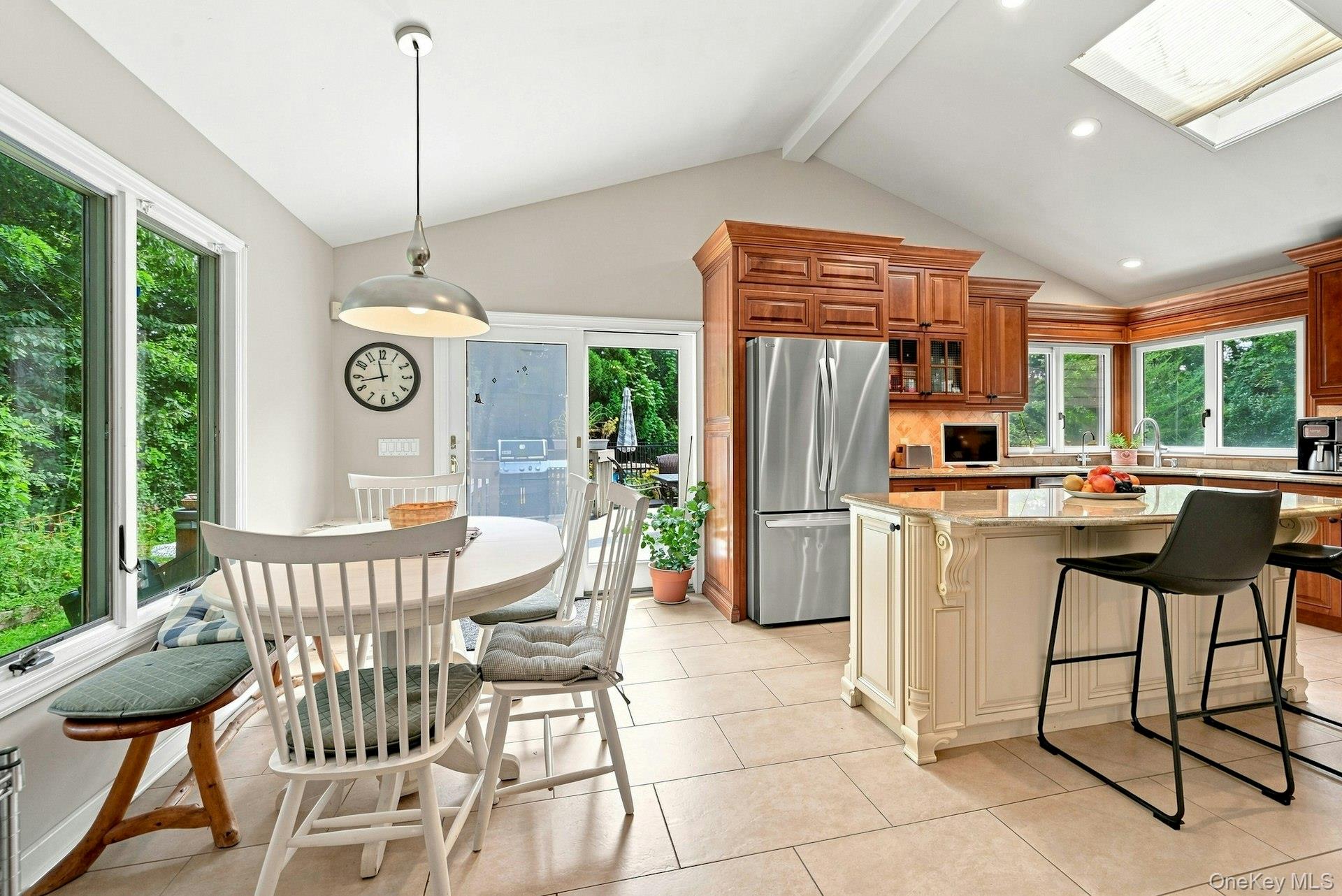 11 Soundview Drive Property Photo 12