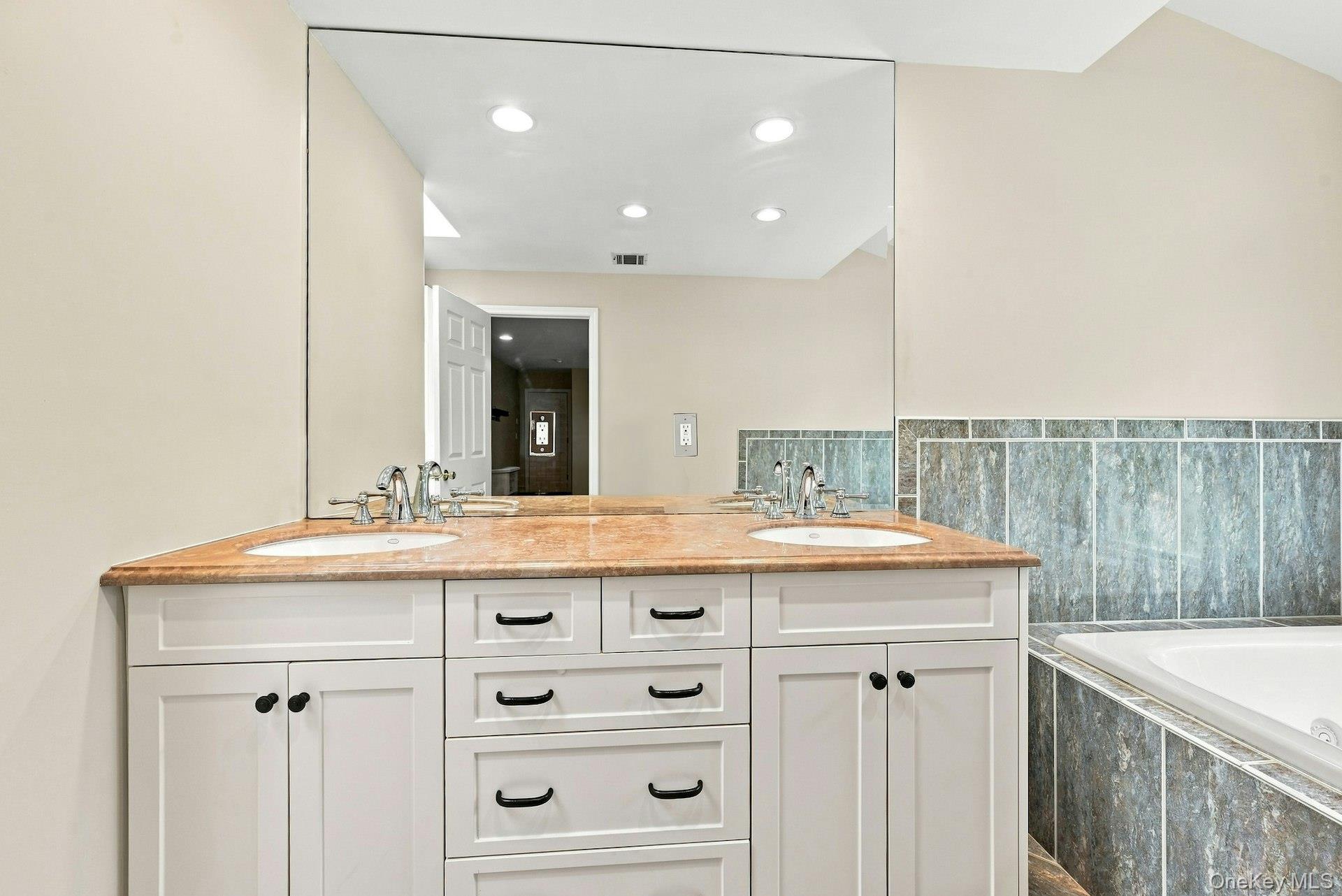 11 Soundview Drive Property Photo 19