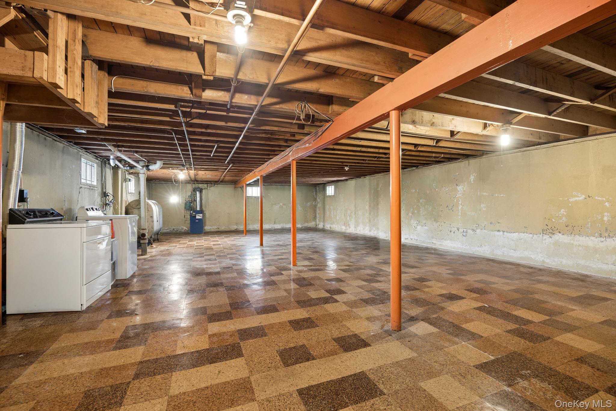 151 N East Boulevard Property Photo 18