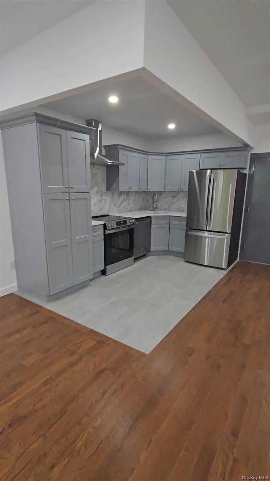 2041 Strauss Street Property Photo 6