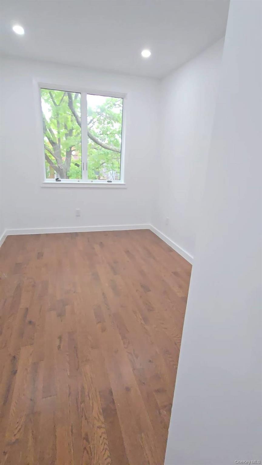 2041 Strauss Street Property Photo 12