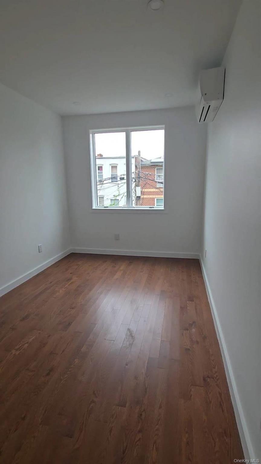 2041 Strauss Street Property Photo 15