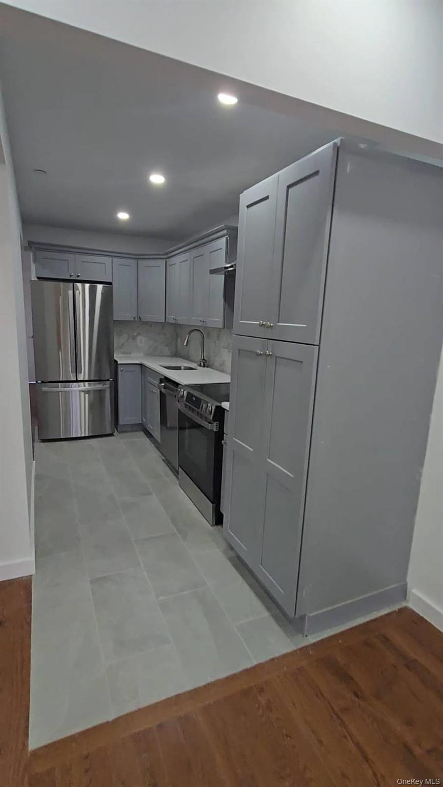 2041 Strauss Street Property Photo 17