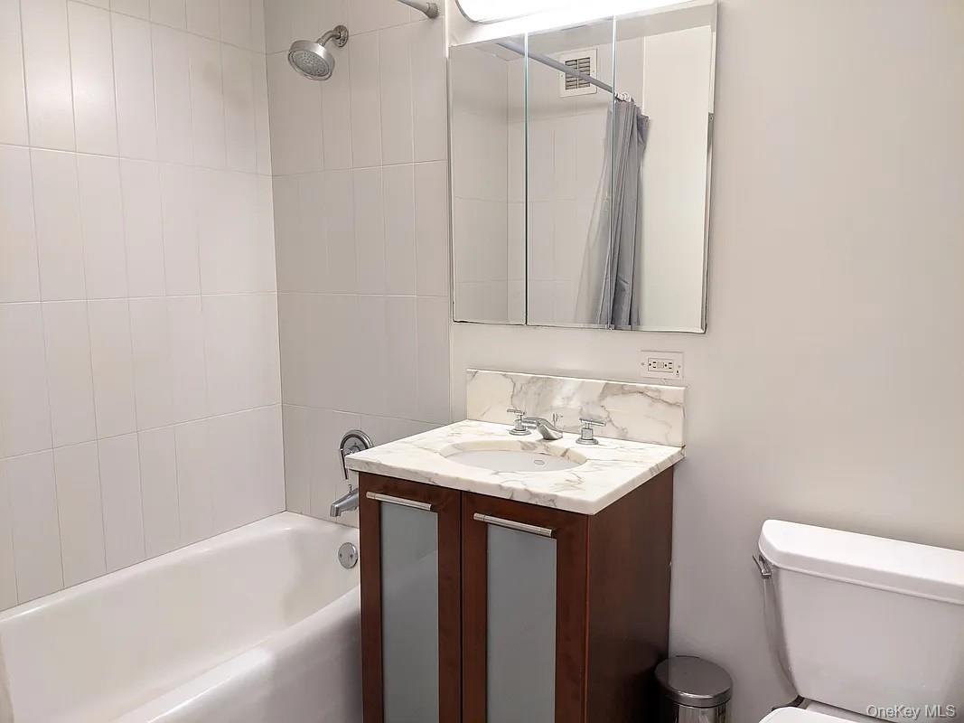 121 E 23rd Street 3f Property Photo 4