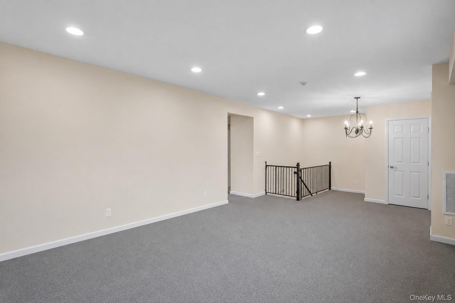 150 Pointe Circle N. 150 Property Photo 11