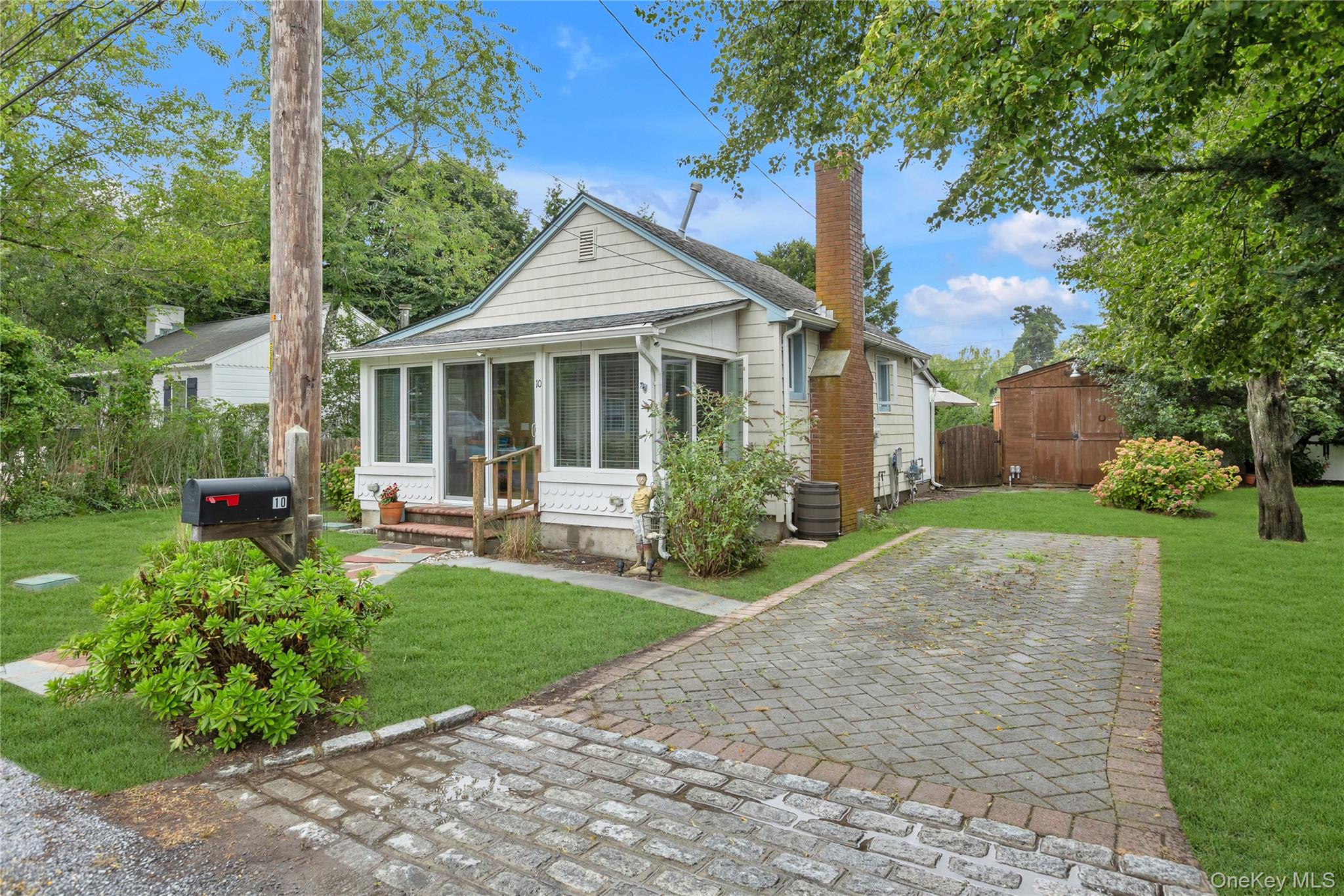 10 Mineola Court Property Photo 16