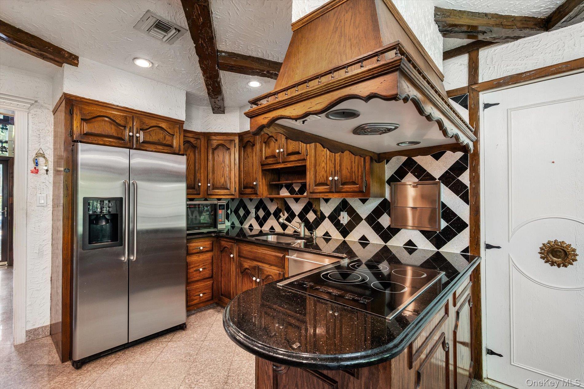131 Stratford Property Photo 6