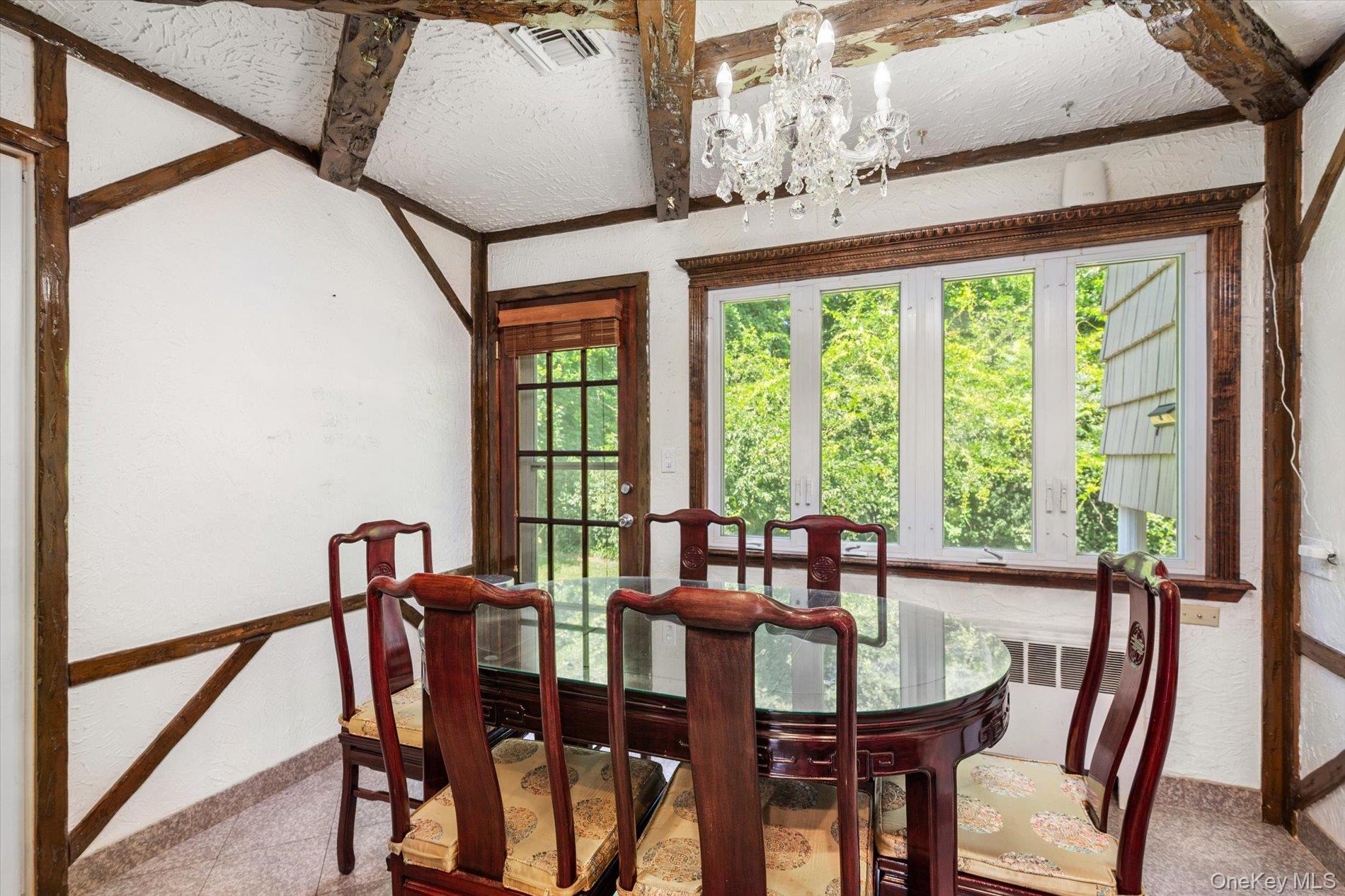 131 Stratford Property Photo 7