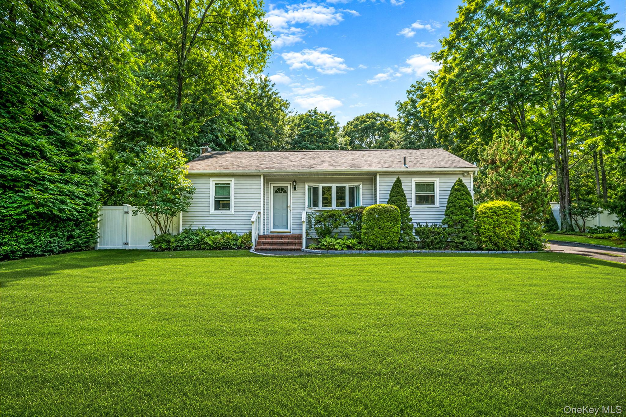 24 Oakcrest Avenue Property Photo 2