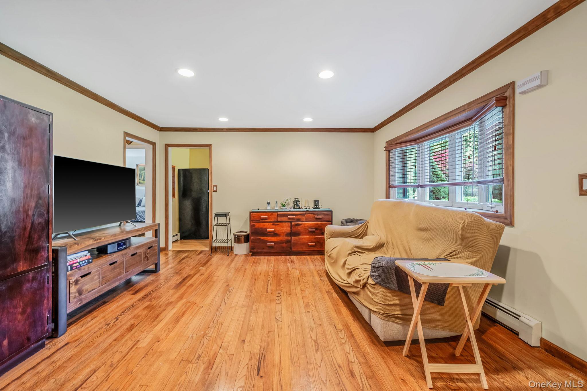 24 Oakcrest Avenue Property Photo 3