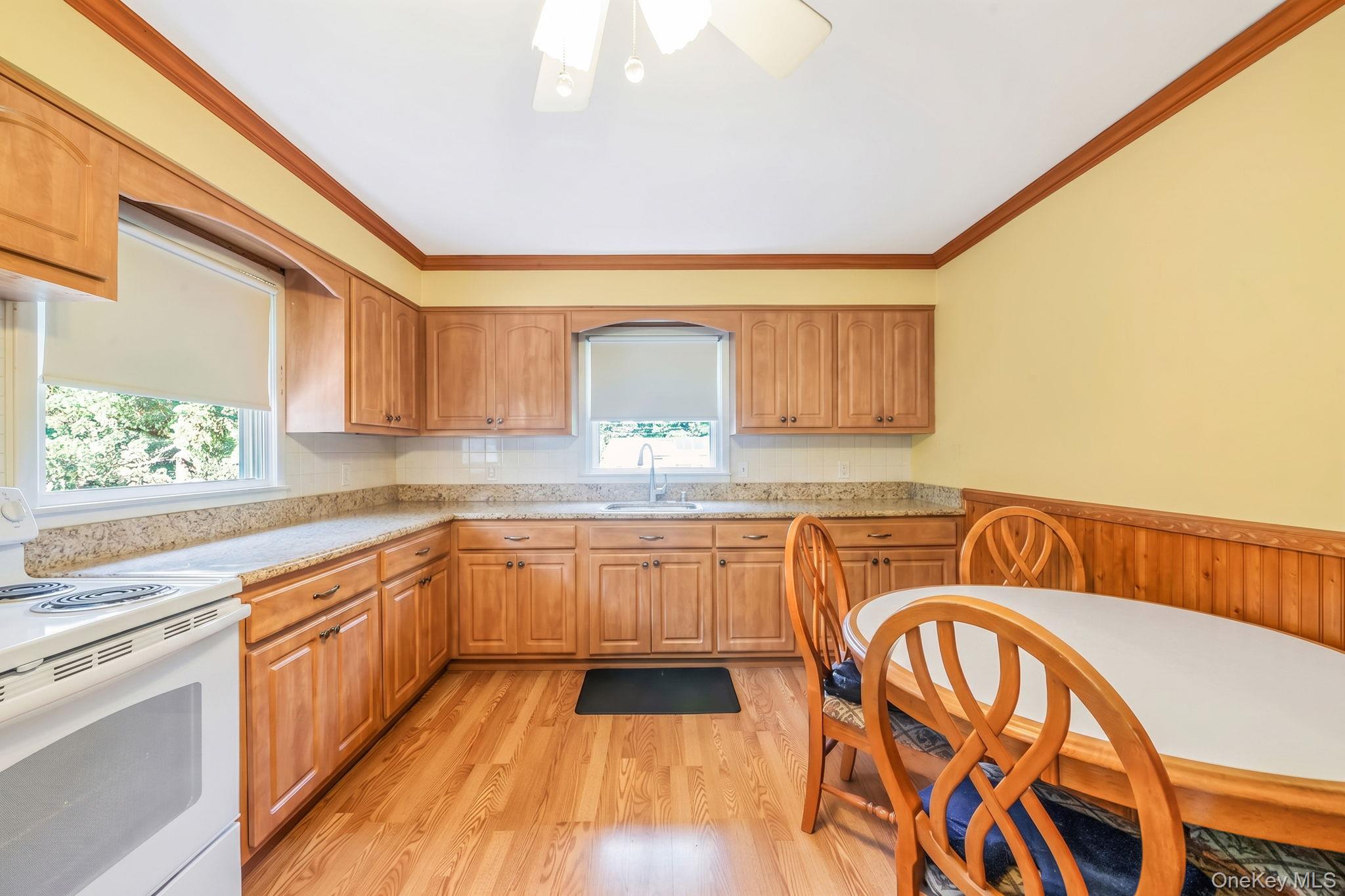 24 Oakcrest Avenue Property Photo 5