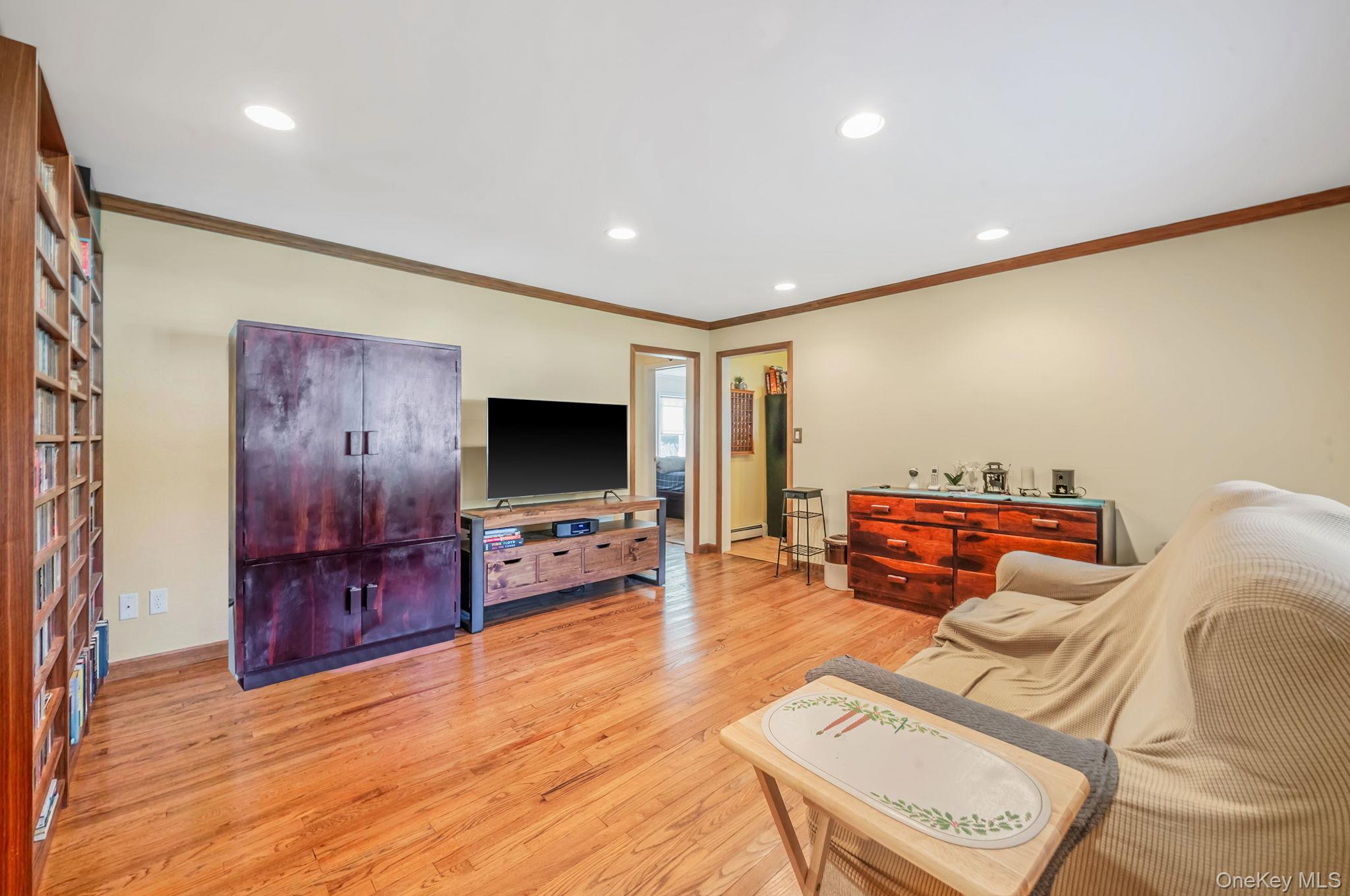 24 Oakcrest Avenue Property Photo 10