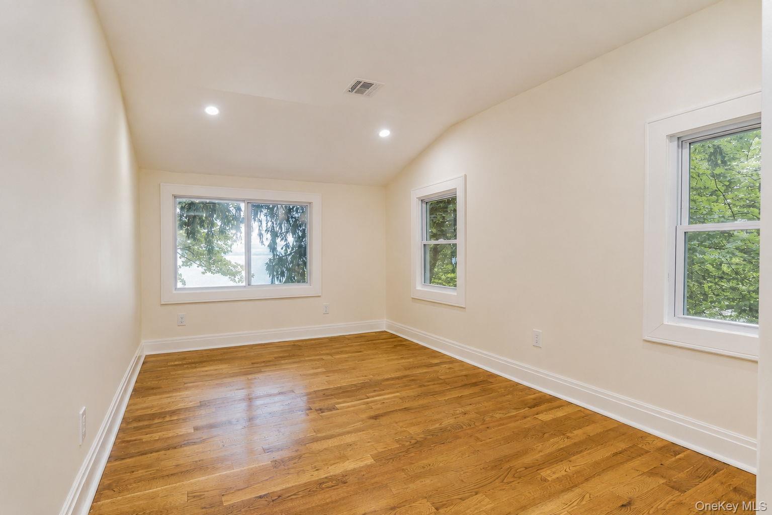 345 Hudson Terrace Property Photo 25