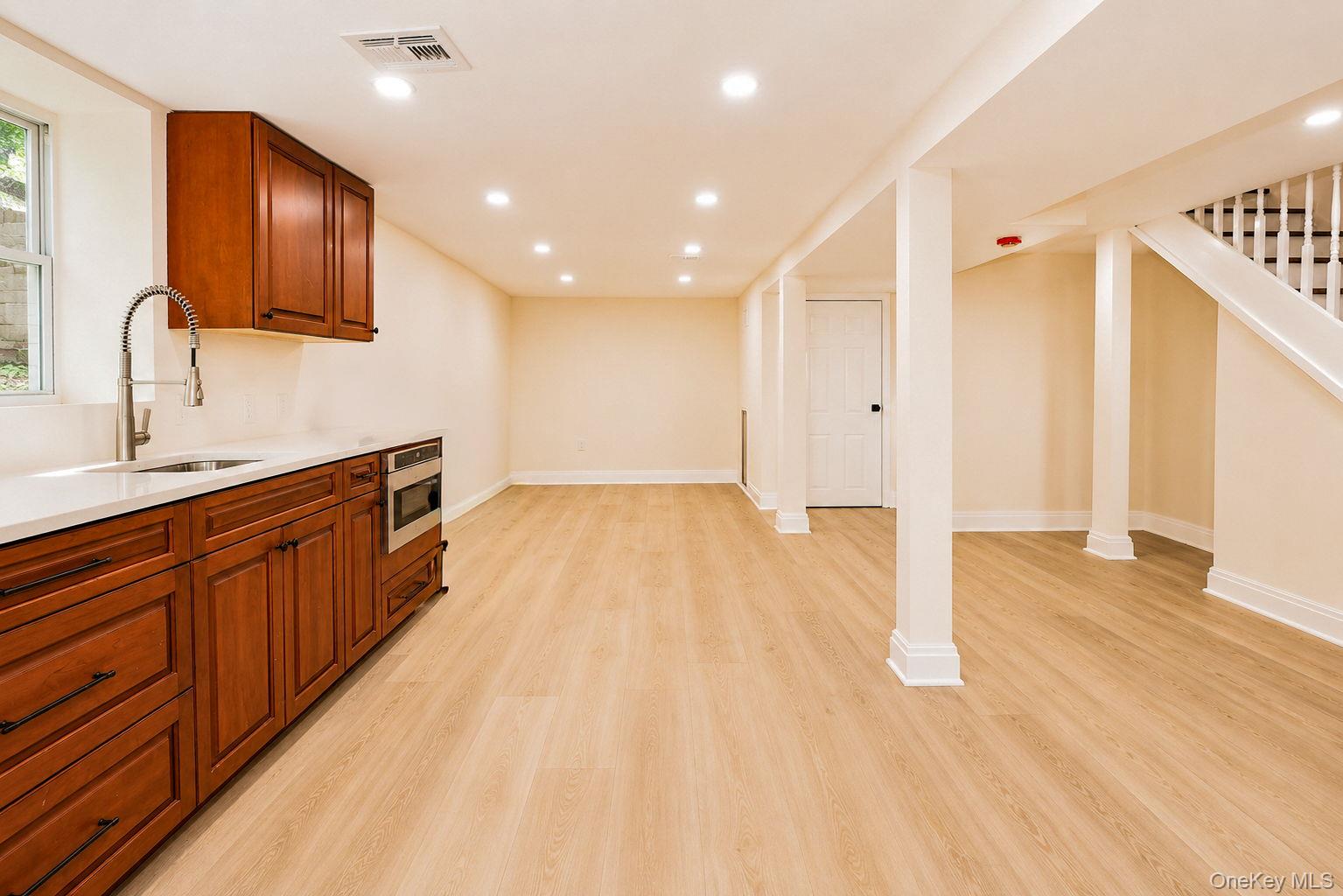 345 Hudson Terrace Property Photo 37
