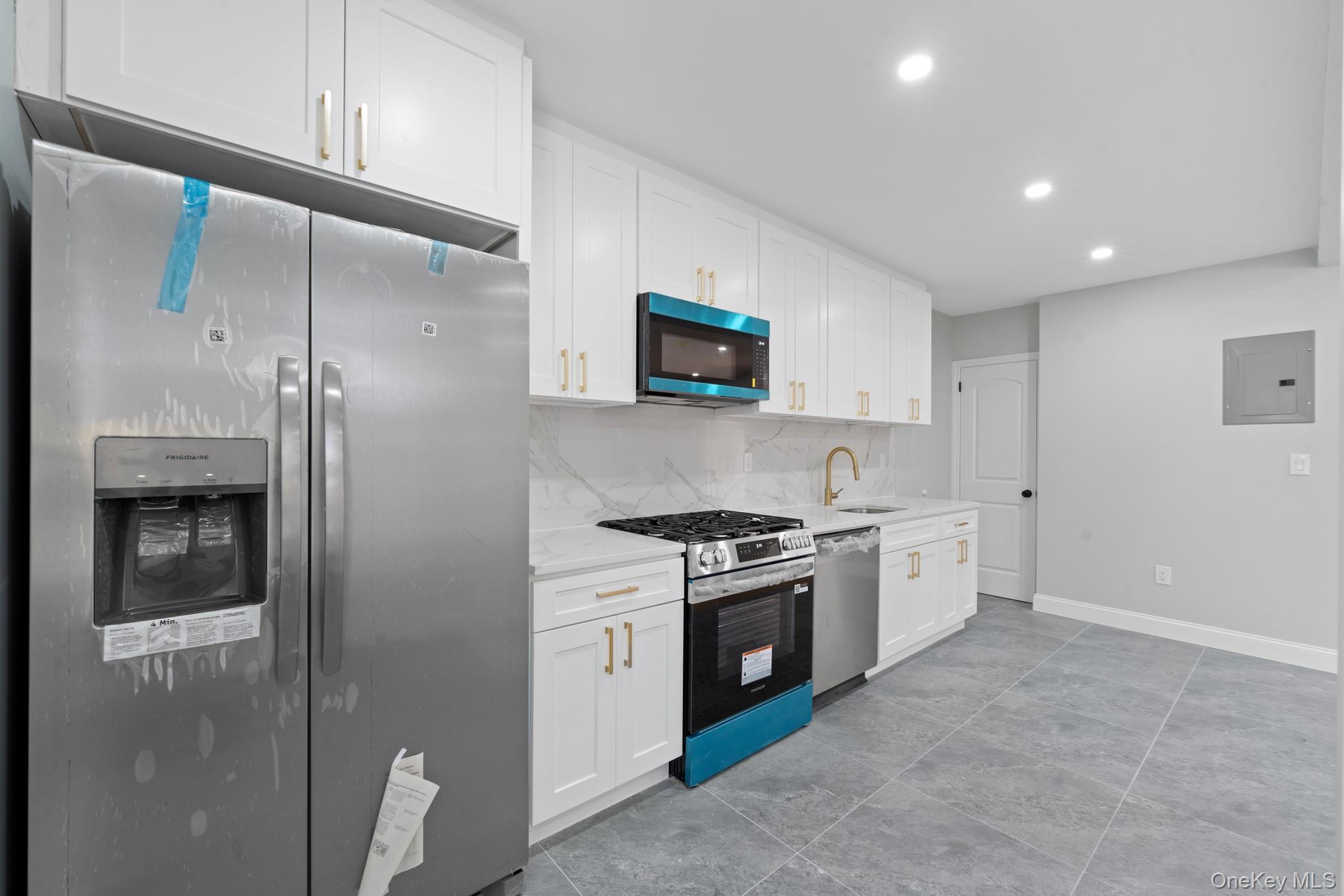 13018 227th Street Property Photo 3