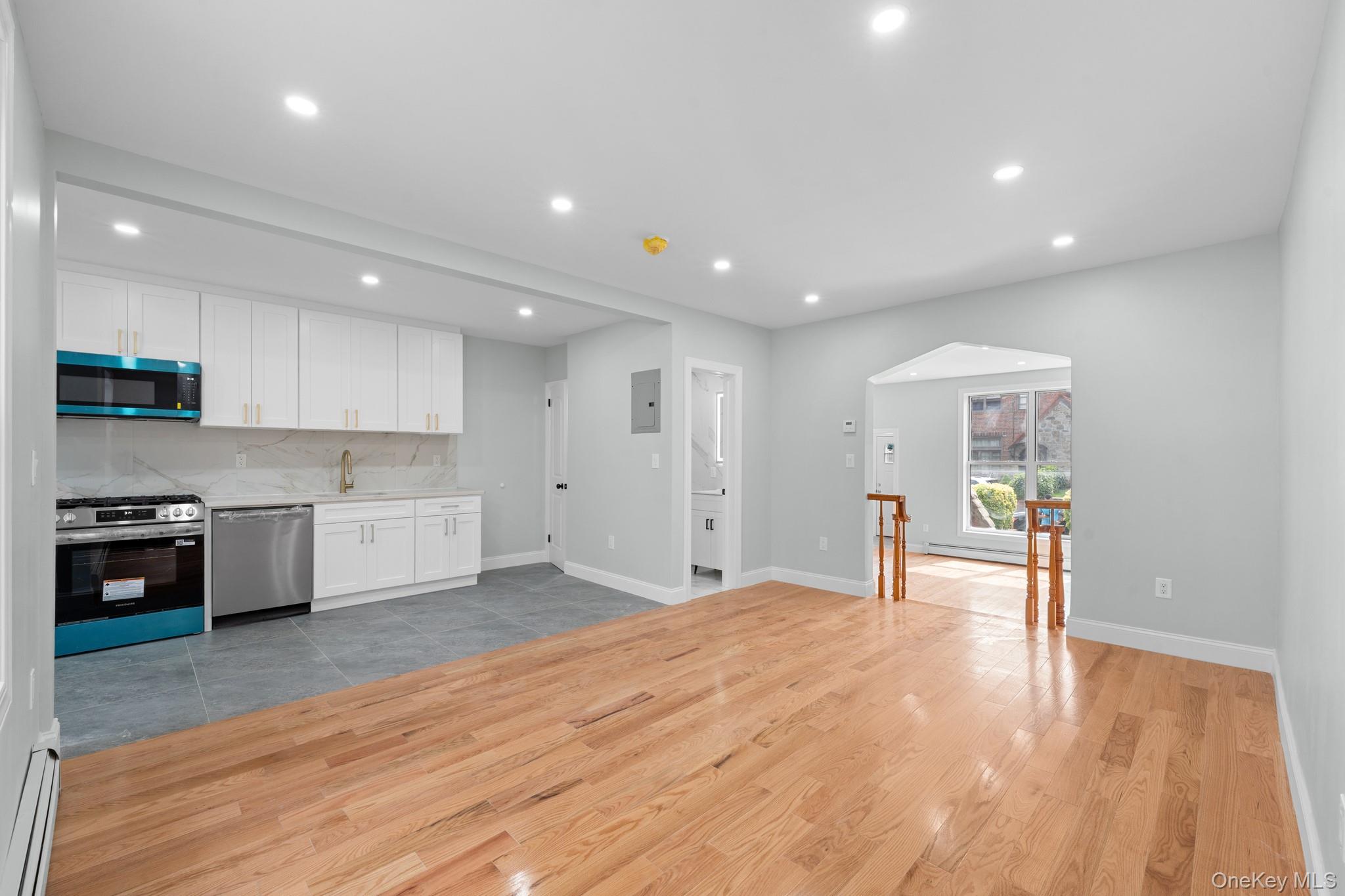 13018 227th Street Property Photo 5