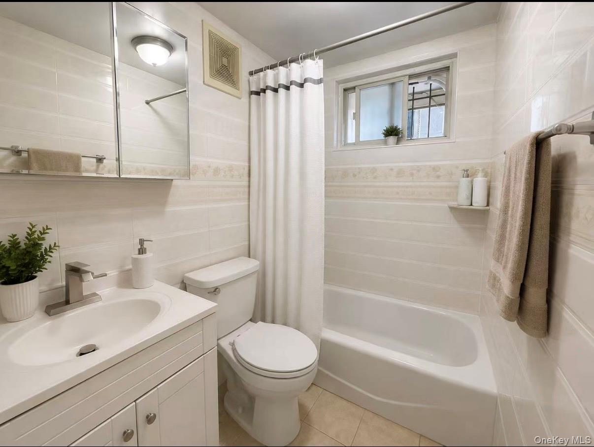 4320 Utopia Parkway Property Photo 11